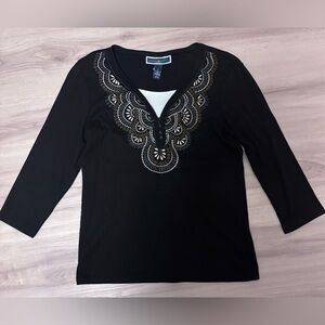 Karen Scott Dress Shirt
Doubled layer look
Comfort Office Wear
Size Sm
Like New